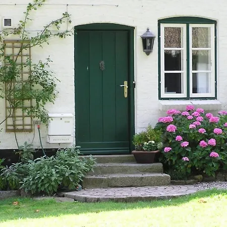 With 1 Bedroom Kopperby